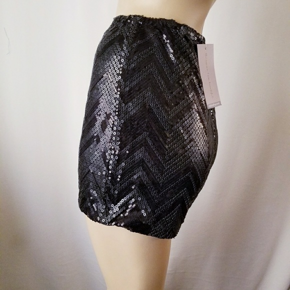 MittoShop Black Sequin Shorts  (S,M,L)(New) - Picture 3 of 7